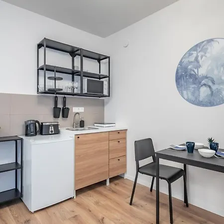 Balcony - Rooftop Access - New *